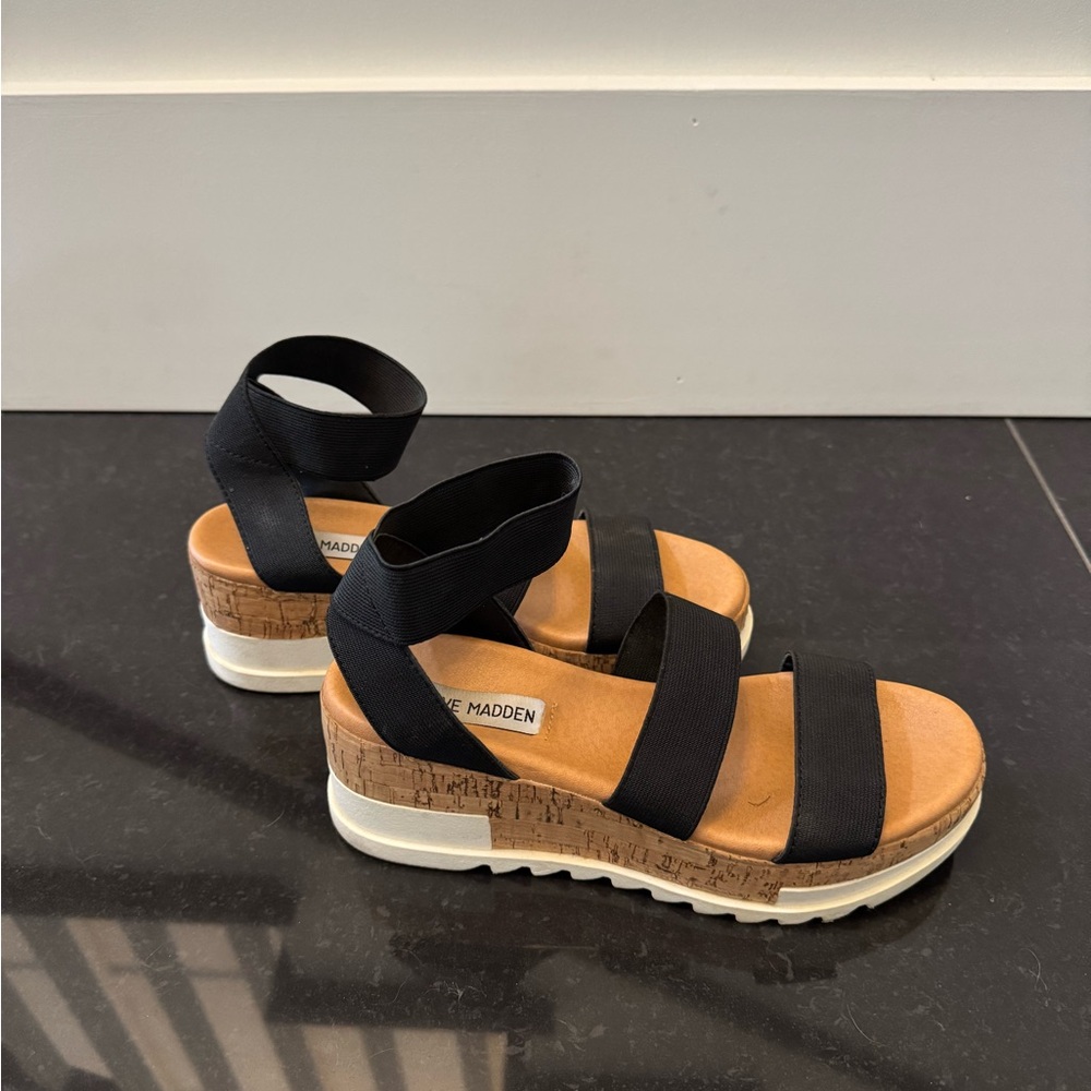 Steve Madden Black and Tan Platform Sandals